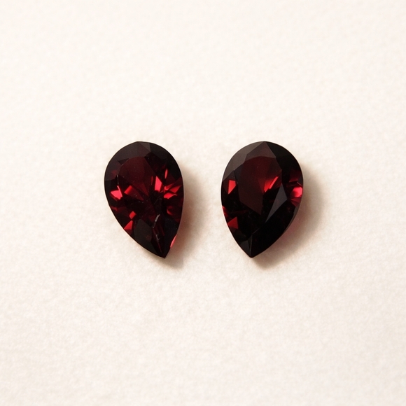 NIB 3.55cts Natural Mozambique Garnet Pair 10x7mmPear Cut Matched loose stones - Picture 2 of 15